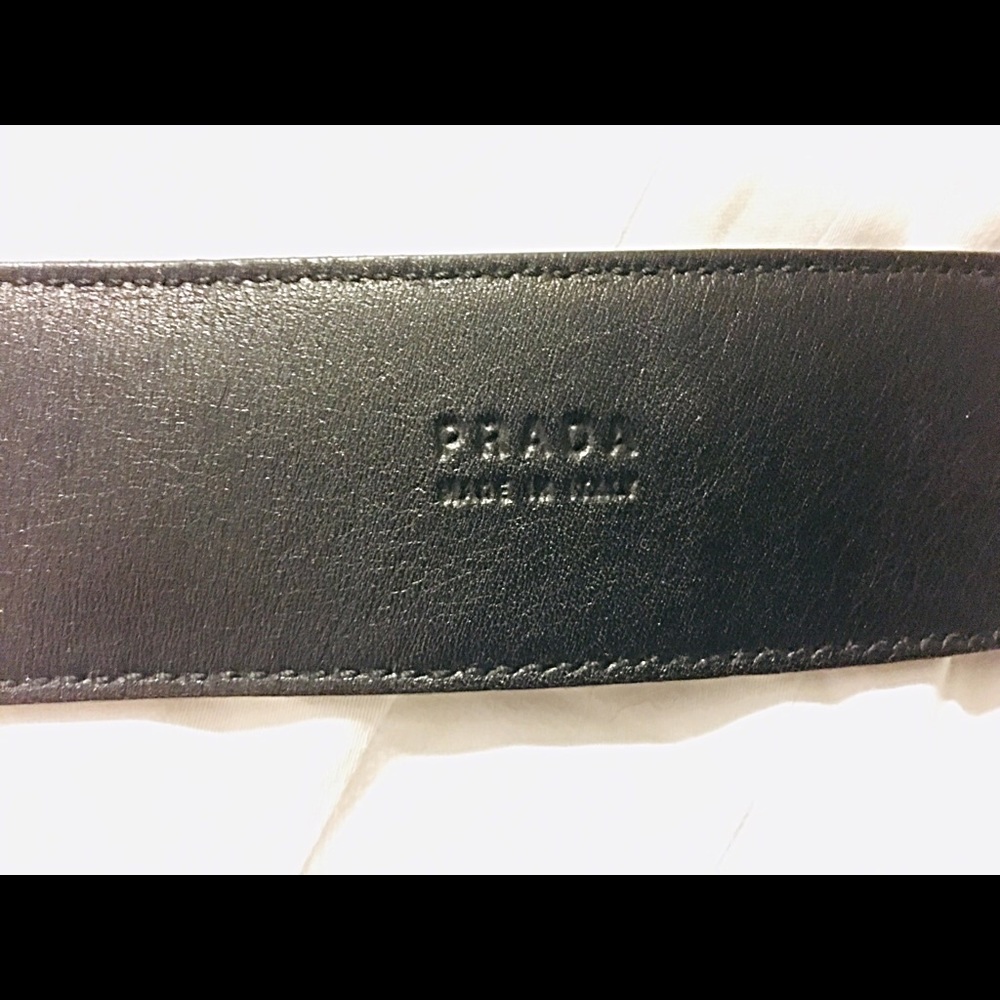 ⛔️SOLD⛔️Prada. - Picture 2 of 5